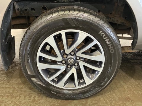 Nissan Navara 2.3 dCi Tekna 4WD Euro 6 (s/s) 4dr 34