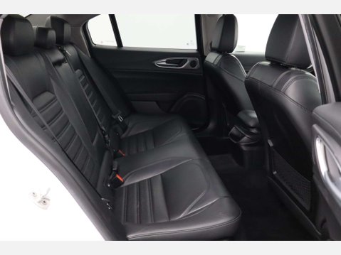 Alfa Romeo Giulia 2.1 Giulia Speciale TD Auto 4dr 37