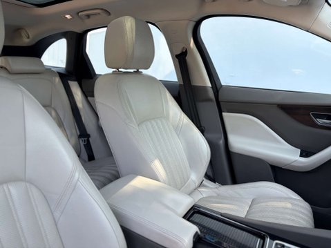Jaguar F-Pace 2.0 F-PACE Portfolio AWD D Auto 4WD 5dr 19