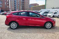 Ford Focus TITANIUM…1 FORMER KEEPER,11 SERVICES,SAT NAV,CLIMATE CONTROL 10