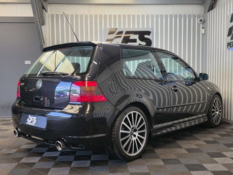 Volkswagen Golf 3.2 R32 Hatchback 3dr Petrol Manual (276 g/km, 240 bhp) 6