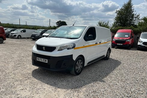 Peugeot Expert MWB L2H1 Low Roof Professional 2700 Air Con Tow Bar EURO 6 NO VAT