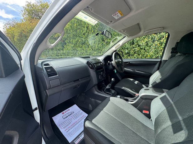 Isuzu D-Max Utility | 1.9 LT | Double Cab | Tow Bar | Air Con | EURO 6 | NO VAT 13