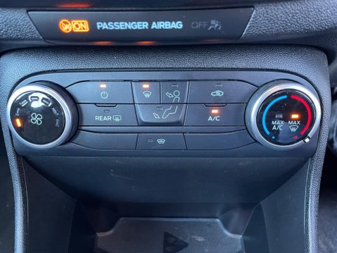 Ford Fiesta 1.0T EcoBoost Zetec Auto Euro 6 (s/s) 5dr 32