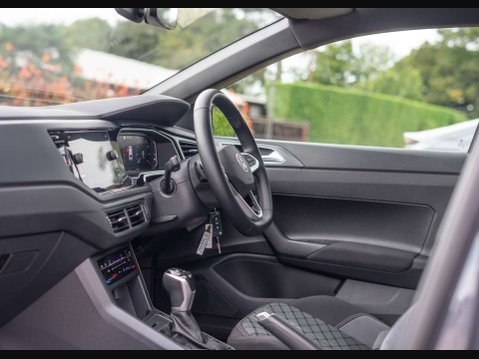 Volkswagen Polo 1.0 Polo R-Line TSI Semi-Auto 5dr 30