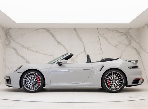 Porsche 911 Turbo Cabriolet (992) 2
