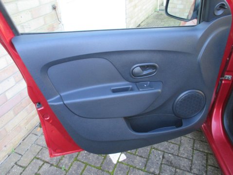 Dacia Sandero 1.0 SCe Ambiance Euro 6 5dr 42