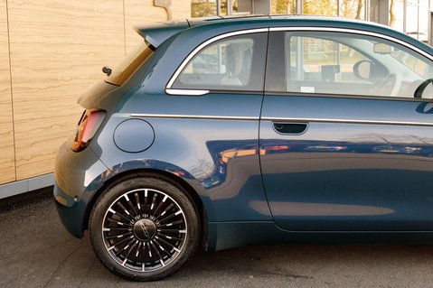 Fiat 500e LA PRIMA 8