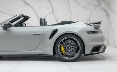 Porsche 911 Turbo S Cabriolet (992) 52