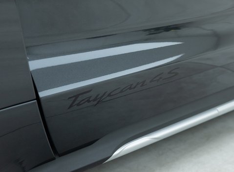 Porsche Taycan 4S Cross Turismo 31