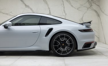 Porsche 911 Turbo S (992) 44