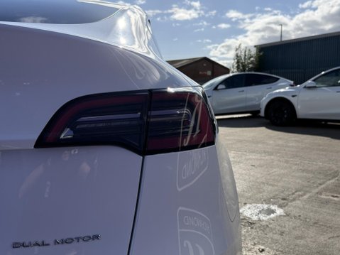 Tesla Model Y (Dual Motor) Long Range SUV 5dr Electric Auto 4WDE (384 bhp) 19
