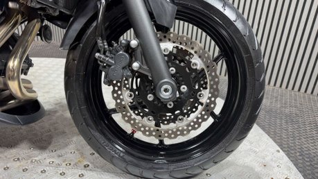 Kawasaki Er ER6 2011 ONLY 7K VERY CLEAN EXAMPLE LONG MOT IDEAL FIRST BIG BIKE 8