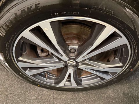 Nissan Qashqai 1.3 Qashqai N-Connecta DiG-T 5dr 41