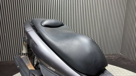 Honda PCX 2011 38K RUNNING PROJECT SCOOTER SPARES OR REPAIR 125CC 9