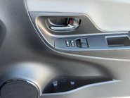 Toyota Yaris VVT-I ICON 18