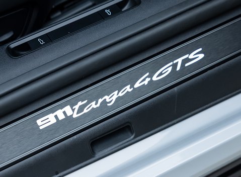 Porsche 911 Targa 4 GTS (992) 31