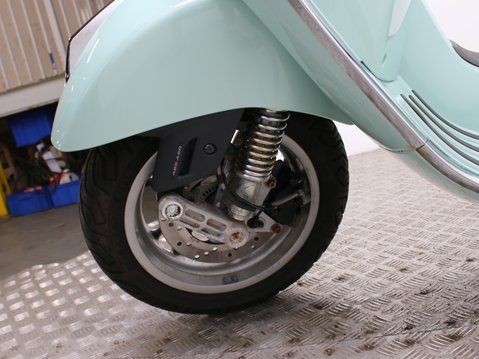 Piaggio Vespa GTS VESPA GTS 125 22