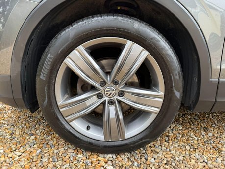 Volkswagen Tiguan 2.0 TDI BlueMotion Tech SEL DSG 4Motion Euro 6 (s/s) 5dr 14