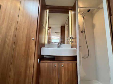 Swift Challenger 530 SE 15