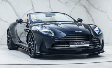 Aston Martin DB12 Volante 12