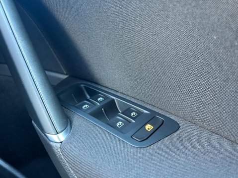 Volkswagen Golf SE NAVIGATION TSI BLUEMOTION TECHNOLOGY DSG 28