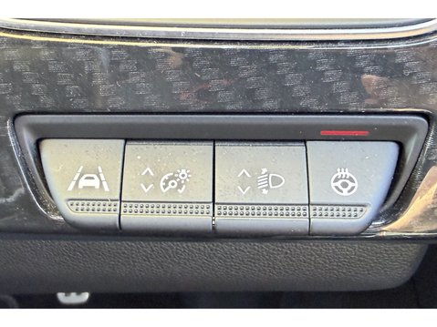 Renault Arkana 1.6 E-TECH Hybrid 145 R.S. Line 5dr Auto 34