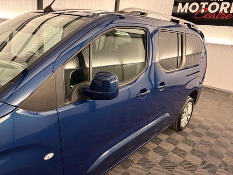 Vauxhall Combo Life 1.5 Turbo D Elite XL MPV Auto Euro 6 (s/s) 5dr 41
