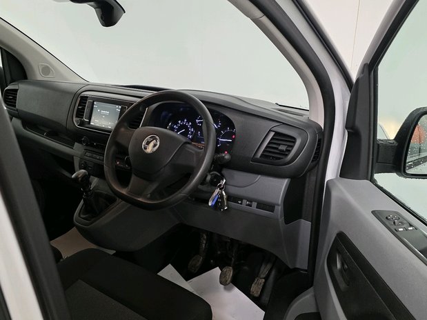 Vauxhall Vivaro Vauxhall Vivaro L2 Diesel 2900 1.5d 100ps Dynamic H1 Van 15
