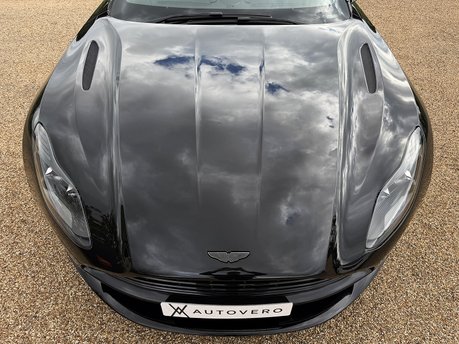 Aston Martin DB11 V8 21