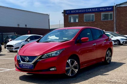 Nissan LEAF Leaf Tekna 5dr 110kw 39kwh (Automatic)