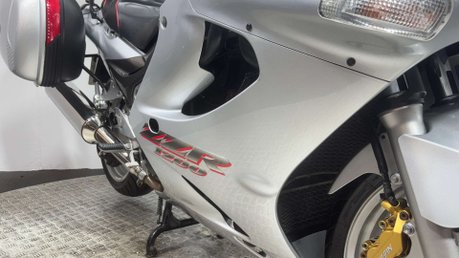 Kawasaki ZZR 2004 ONLY 29K FULL LUGGAGE NEW MOT SERVICED BIG CC TOURER 53