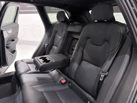 Volvo XC60 B5 ULTRA BLACK EDITION AWD 80