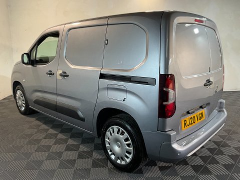 Vauxhall Combo 1.5 Turbo D 2000 Sportive L1 H1 Euro 6 (s/s) 4dr 4