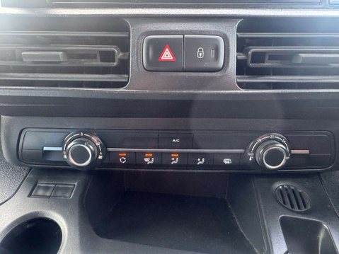 Vauxhall Combo 1.5 Combo 2300 Sportive S/S 13