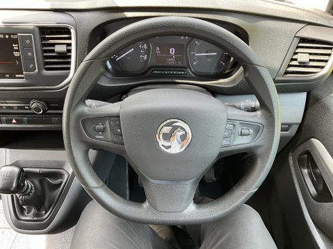 Vauxhall Vivaro 2.0 Turbo D 3100 Dynamic Crew Van L2 H1 Euro 6 (s/s) 5dr 15
