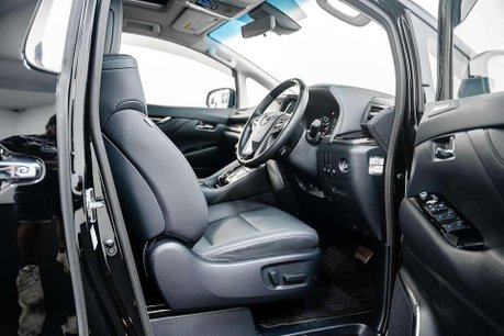 Toyota Alphard 2.5 MPV 2.5 SUV Automatic Petrol 33
