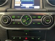 Land Rover Discovery 3.0 SD V6 XS Auto 4WD Euro 5 5dr 28