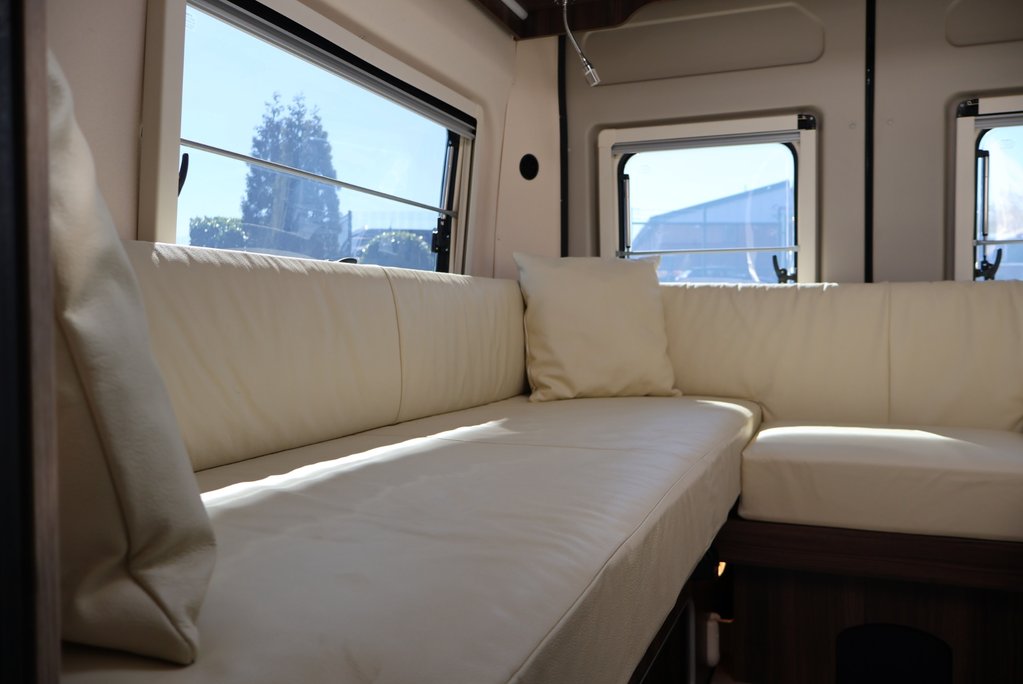 Fiat Ducato Laika 646 ECOVIP 180 BHP Auto huge factory upgrades cost new £98K    67