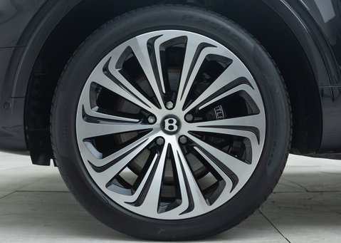 Bentley Bentayga V8 AZURE 