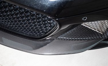 Aston Martin DBS Superleggera 28