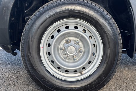 Isuzu D-Max Utility Single Cab 4x4 Pickup 27