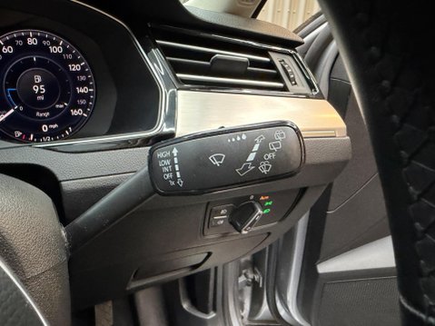 Volkswagen Passat 2.0 TDI GT Euro 6 (s/s) 5dr 61