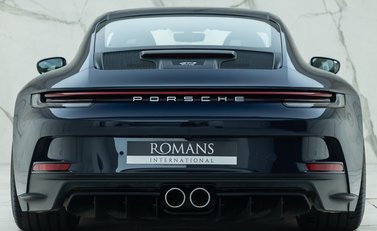 Porsche 911 GT3 TOURING (992) 8