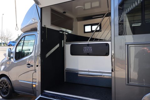 Renault Master 3.5 ton Coach Built Freddie Gover Horsebox with uprated suspension alloys  18