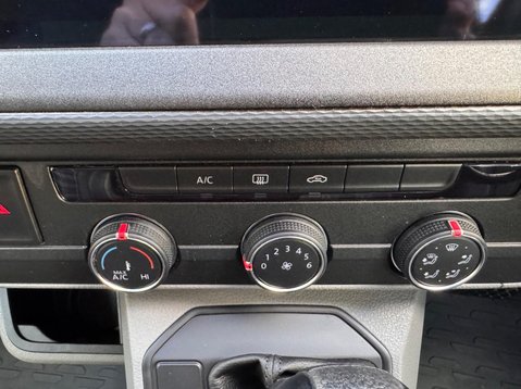 Volkswagen Transporter T32 TDI KOMBI HIGHLINE 4MOTION 40