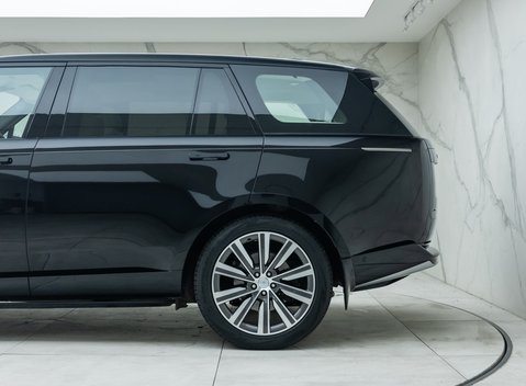 Land Rover Range Rover P400 AUTOBIOGRAPHY LWB 7 Seater 37