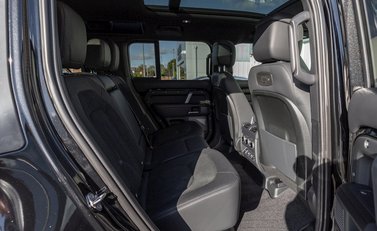 Land Rover Defender 110 V8 15