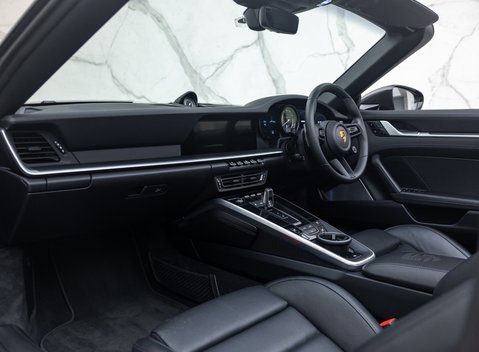 Porsche 911 Turbo S Cabriolet (992) 21