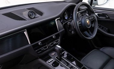 Porsche Macan GTS 16